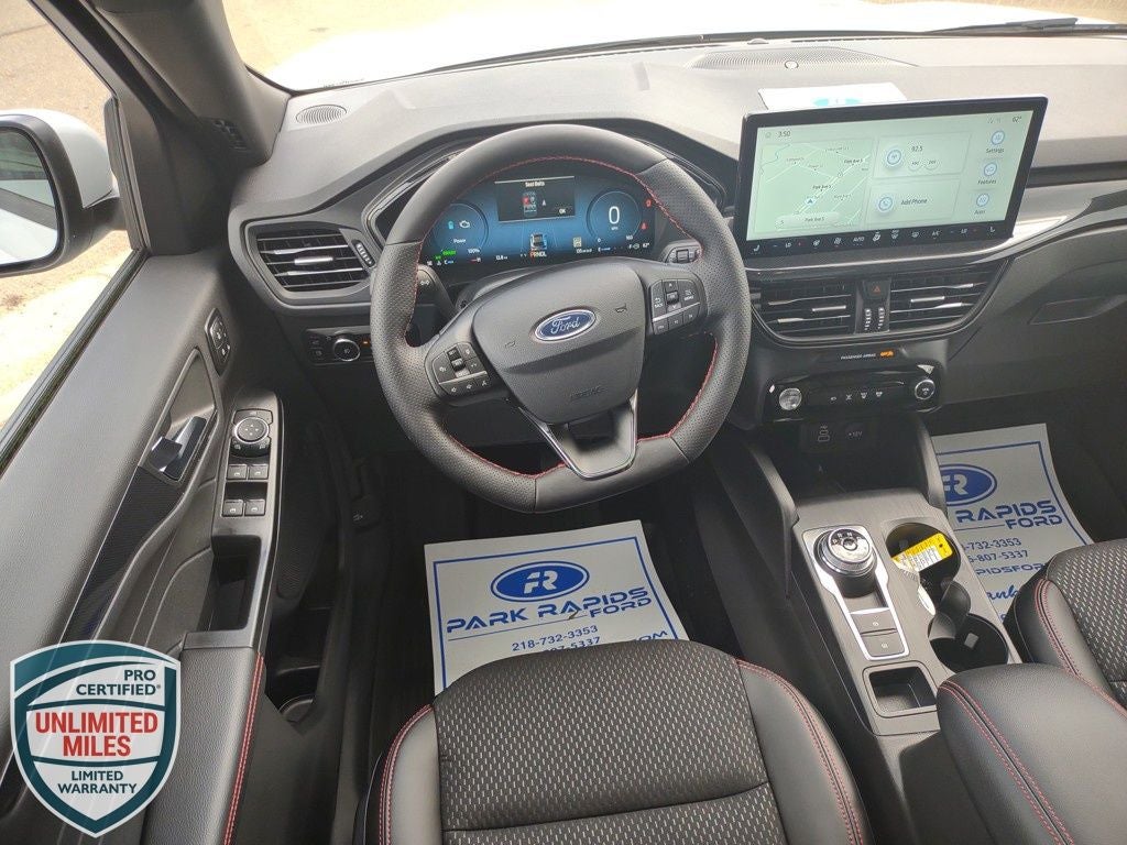 2025 Ford Escape Hybrid ST-Line Select