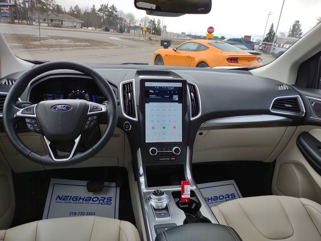 2022 Ford Edge Titanium