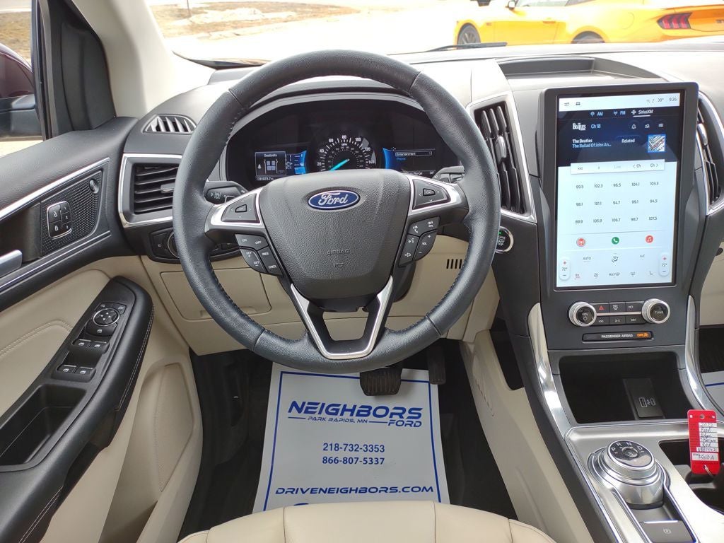 2022 Ford Edge Titanium
