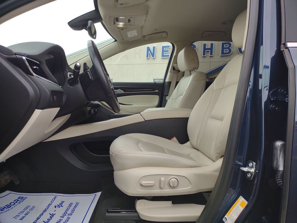 2022 Buick Enclave Essence