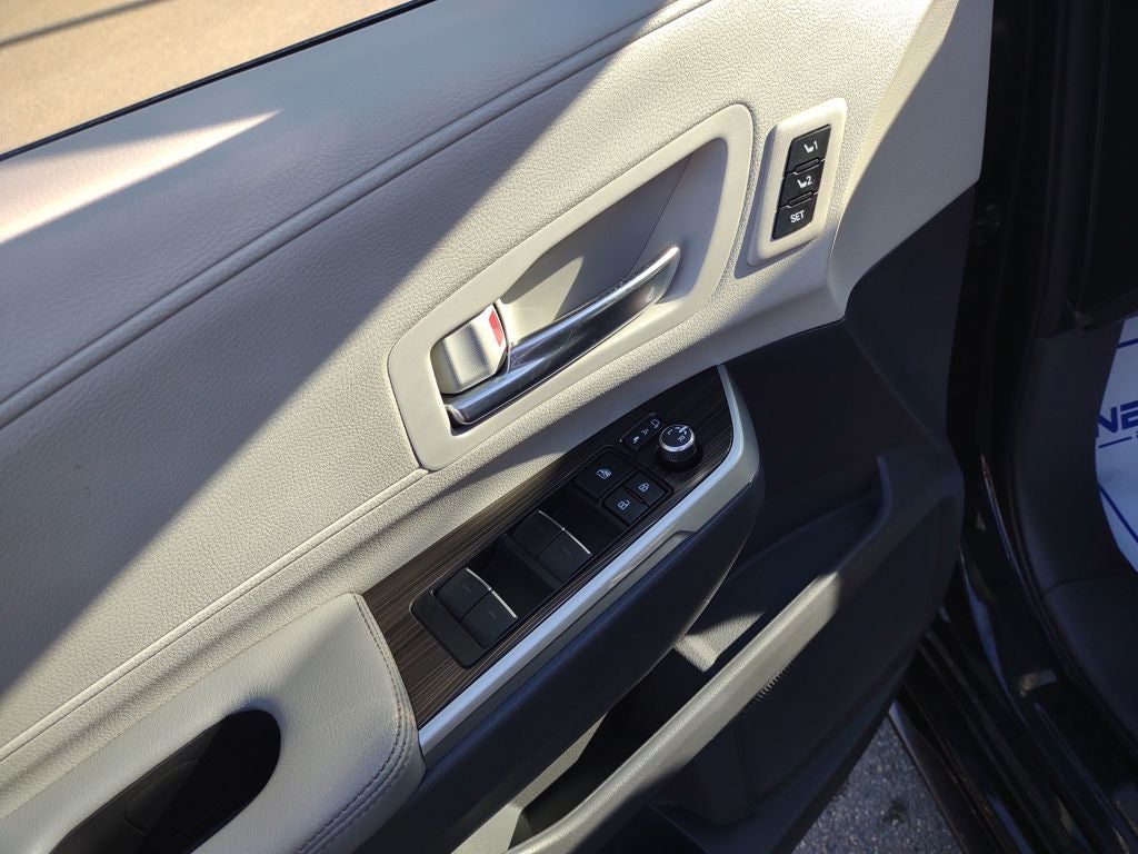 2021 Toyota Sienna Limited 7 Passenger
