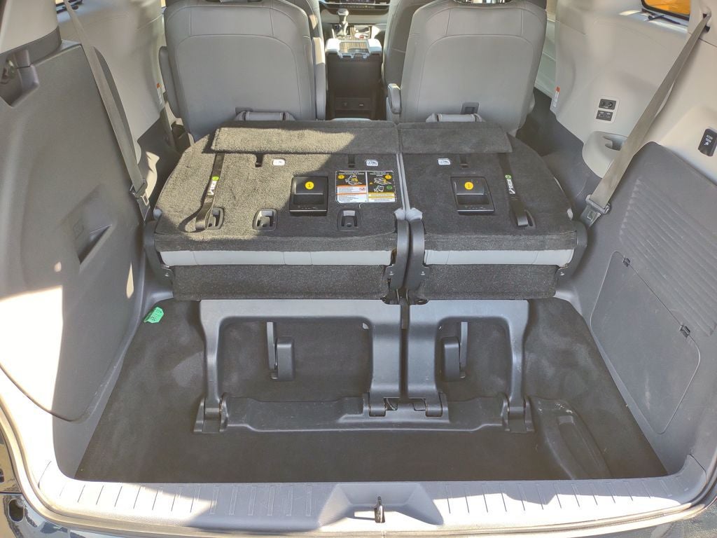 2021 Toyota Sienna Limited 7 Passenger