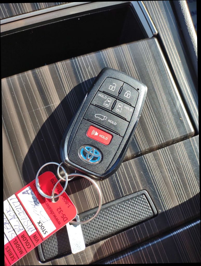 2021 Toyota Sienna Limited 7 Passenger