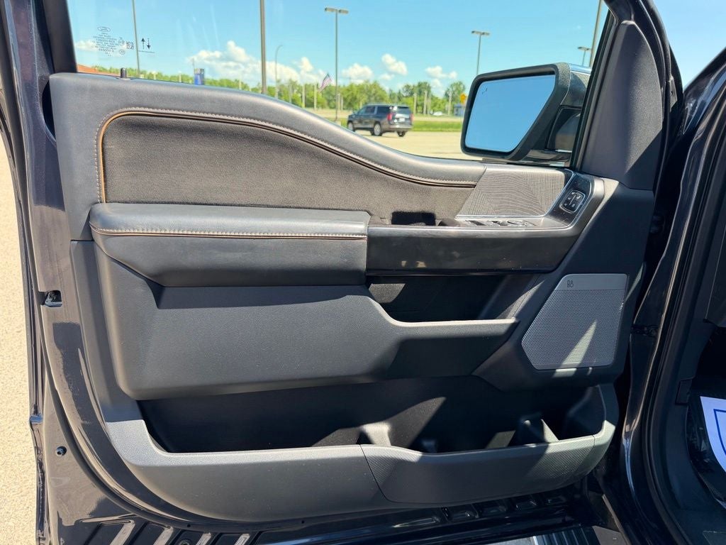 2022 Ford F-150 Platinum - Photo 11